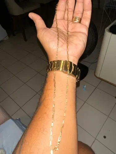Vendo corrente de ouro volumosa de 3,3 gramas 18k