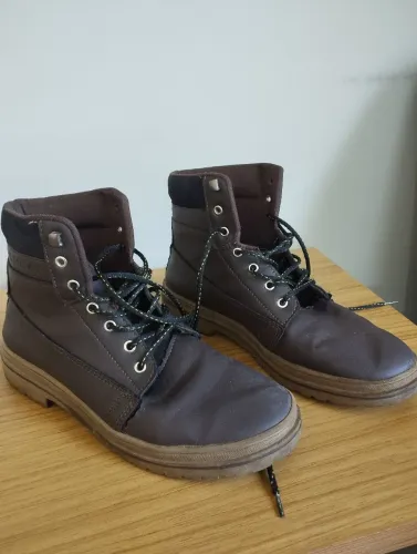 Bota cano médio