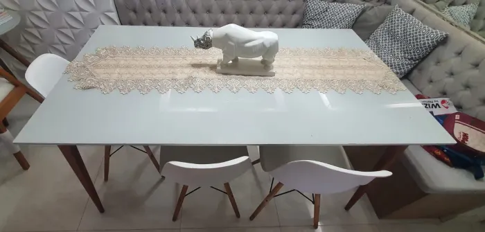 Vendo mesa tampo de vidro 1.60 x 0.90