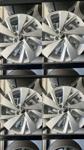 Roda seminova carro saiu da concessionária pra trocar por aro maior