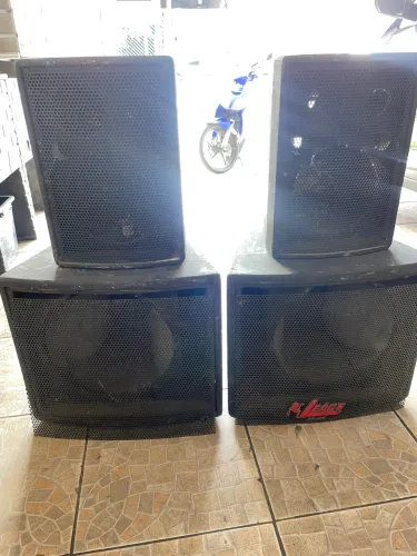 Vendo quatro gabinete original da leacs dois de 10 e dois 15 original