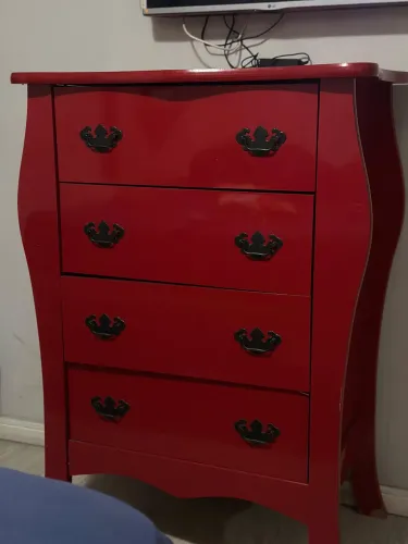 Cômoda retrô vermelha 