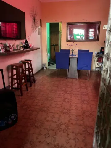 Aluguel casa grande (PAGA LUZ )