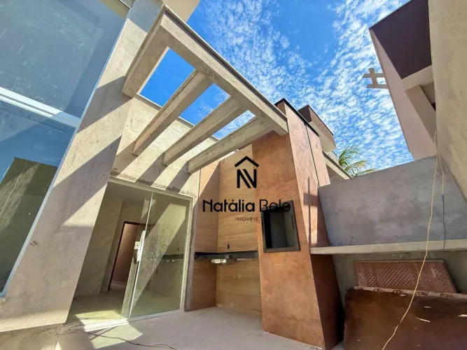 Casa linear com quintal no Mariléa