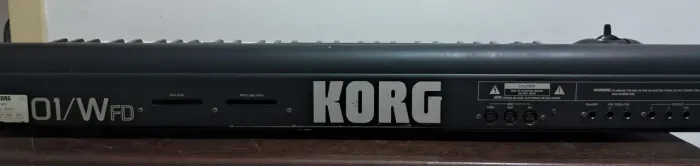 Teclado Korg 01/w