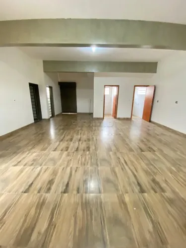 Salão comercial com 325m², bairro Vila Virginia, Zona Leste de Ribeirão Preto/SP.