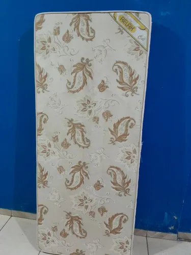 Colchão de solteiro espuma D 33