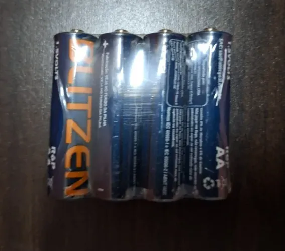 Pilhas AA Blitzen 1.5V Alcalinas R6P - Cartela com 4 Unidades Novas
