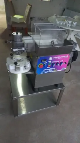 Salgadeira / Máquina de Modelar Salgados Maqturbo 5.5 Semi Nova