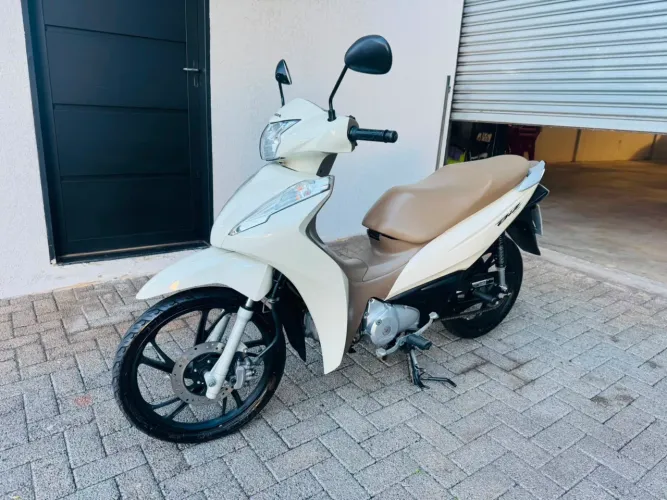 HONDA BIZ - ÚNICA DONA SEM DETALHES