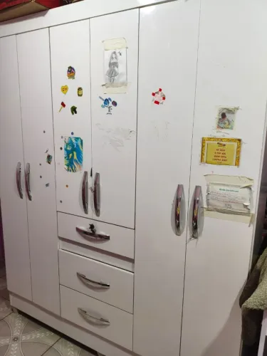 Vendo guarda roupa usado