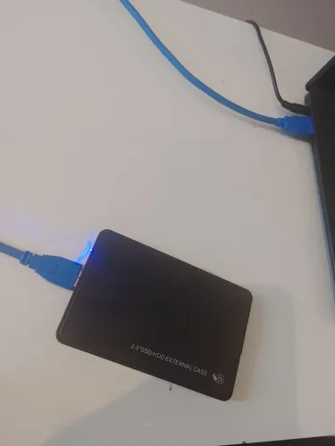 HD externo 1 TB Muito Novo 100% saúde e USB 3.0
