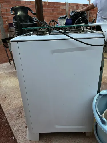 Vende-se fogão 4 bocas