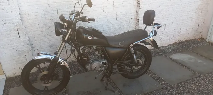 Intruder 125 2010