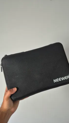 Maleta Neewer com acessórios para câmeras 