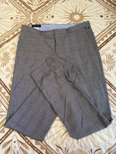 Calça masculina tamanho 42 usada