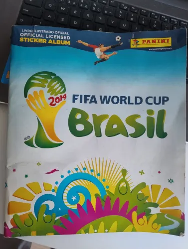 Álbum de figurinhas da copa do mundo completo