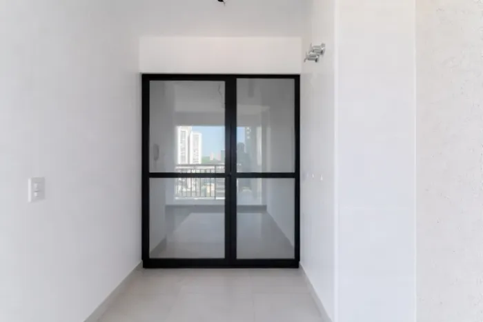 Porta de alumínio preta 1,56x2,17m