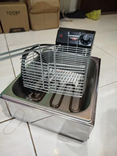 Fritadeira elétrica 5 litros nova só hoje 