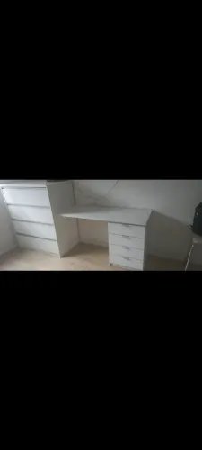 Cômoda e escrivaninha