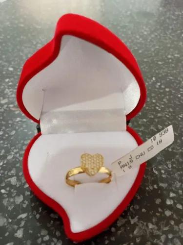 Vendo Anel chuveirinho coração cravejado com pedras zircônia numeração 18