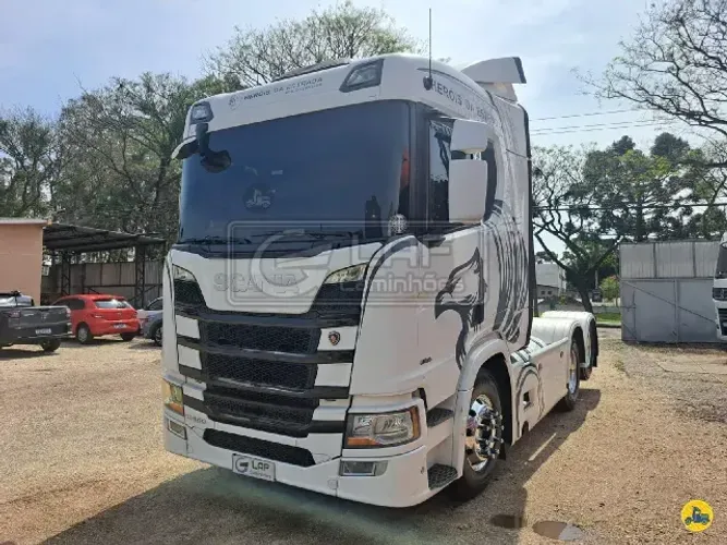 Scania R450 6x2 teto alto automático