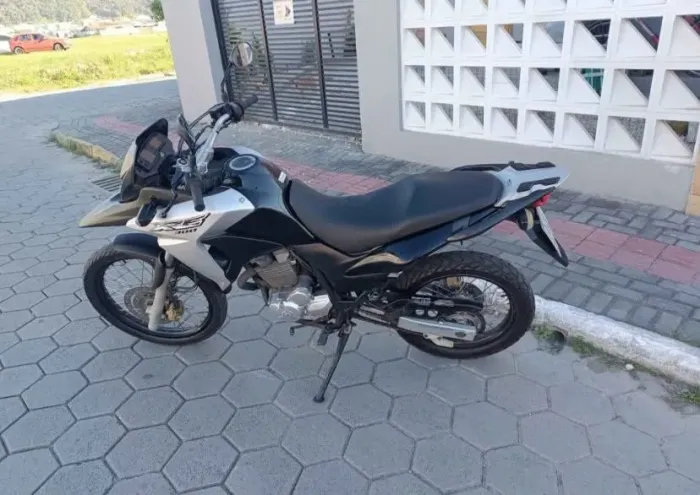 Vendo xre 300 valor R$14.700
