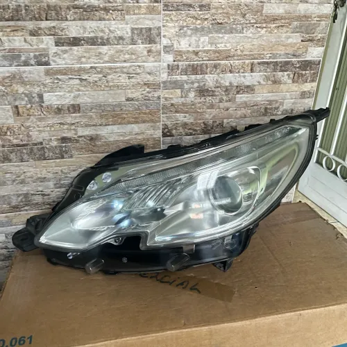 Farol Peugeot 2008 original!! 2015/2020