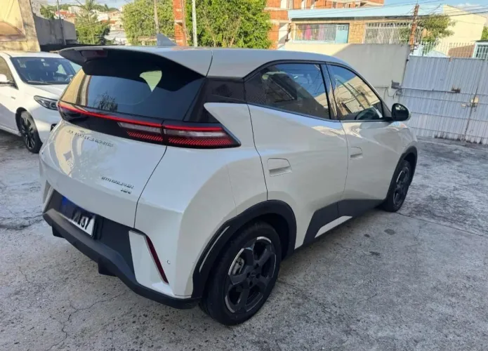 BYD Dolphin EV (Elétrico) 2025