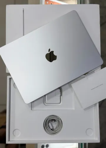 Macbook air m4 16gb / 256gb saúde da bateria 100% LOJA FÍSICA com caixa ( 16 / 256 )