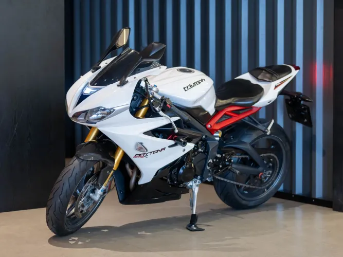 TRIUMPH DAYTONA 675R 2014