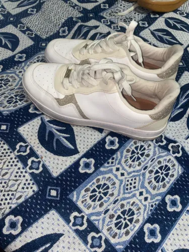 Tenis