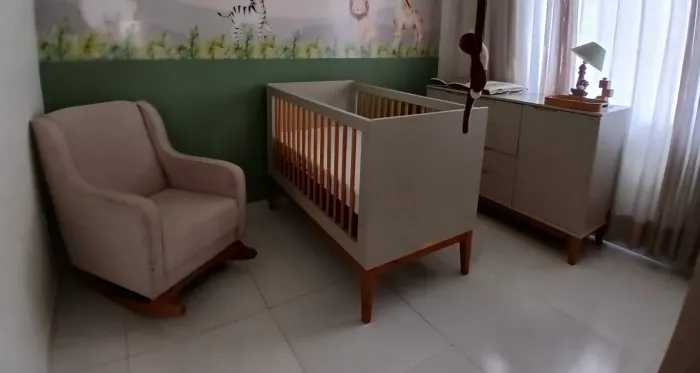 Quarto de bebê completo berço, cômoda, guarda roupa e cadeira de amamentação 