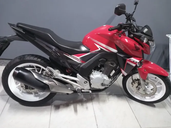 Twister 250 muito nova