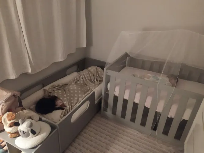 Cama montessoriana e berço que vira cama