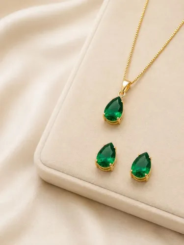 Conjunto Esmeralda Etérea em ouro 18k 750