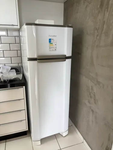 Geladeira Continental muito nova!