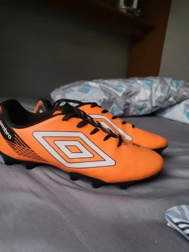 Chuteira original Umbro campo n° 39
