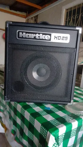 amplificador de baixo HARTKE HD25