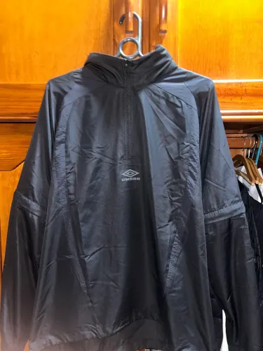JAQUETA UMBRO ZIP OFF SLEEVE WIND