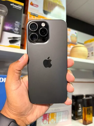 iPhone 16 pro Max 256gb * Placa em curto *