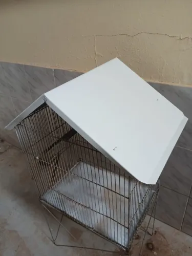 Gaiola Viveiro Arame Galvanizado com Telhado e Pés ? 50 x 35 x 103 cm