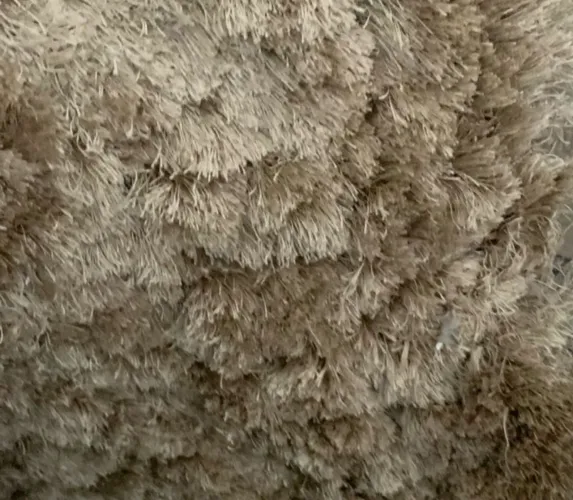Tapete Oasis pelo alto Taupe ou Bege (Produto Usado)