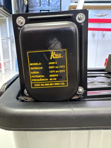 Autotransformador KVA 2000VA (127V / 220V)