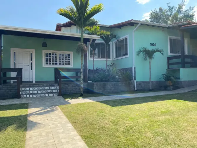 Casa térrea para venda tem 321 metros quadrados com 4 quartos em Casa da Lua - Resende - R