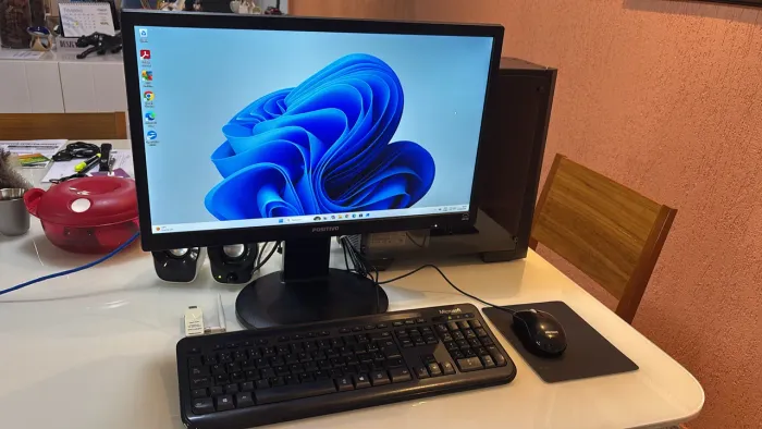 Monitor LG IPS LED 22 Polegadas FHD com Suporte Regulável 