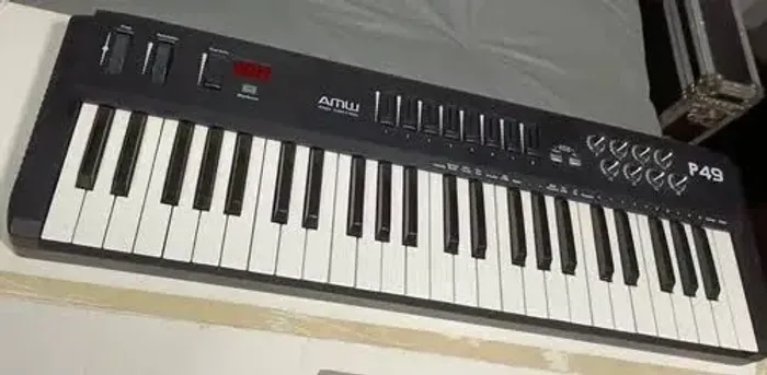 Teclado controlador Midi AMW P49