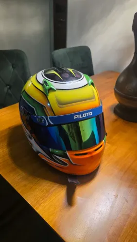 Capacete Arai SK6 pintado
