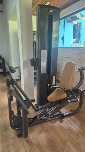 Leg Press Cybex VR1