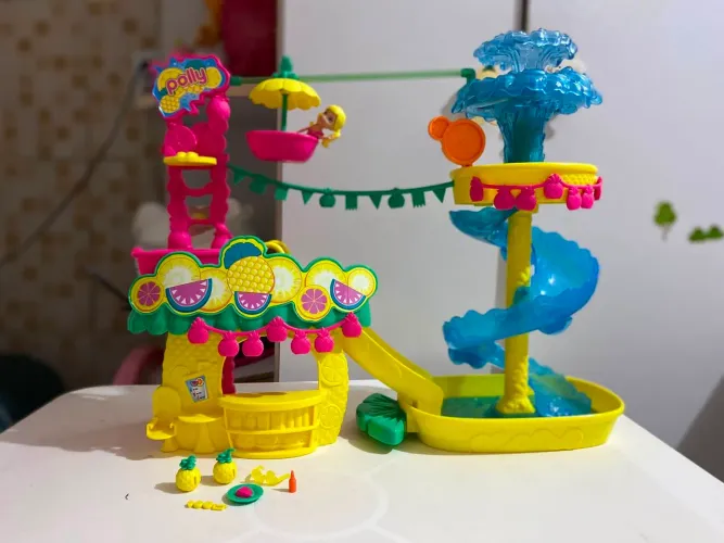 Polly Pocket Parque Aquático dos Abacaxis